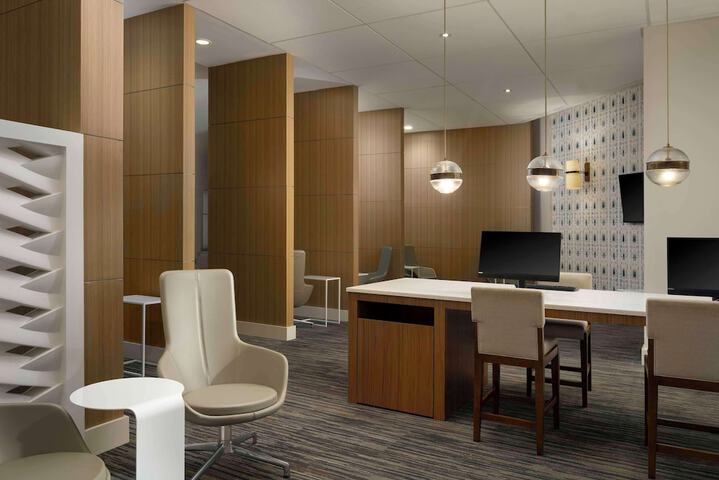 Business Center 99 of 108