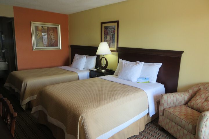 Room 33 of 80