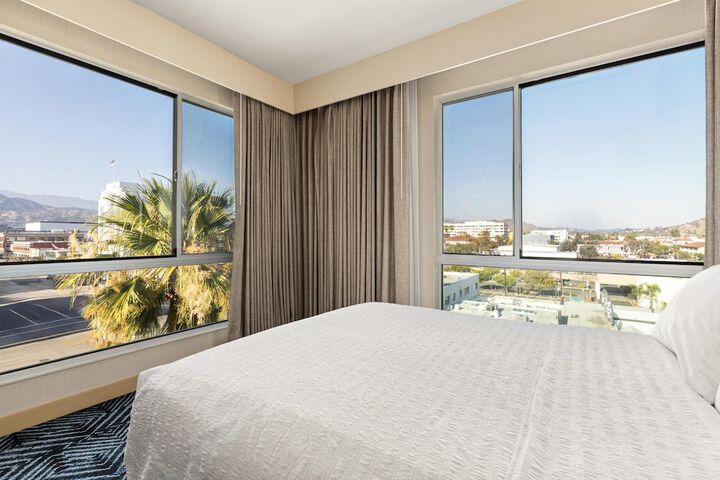 Hampton Inn & Suites Los Angeles - Glendale