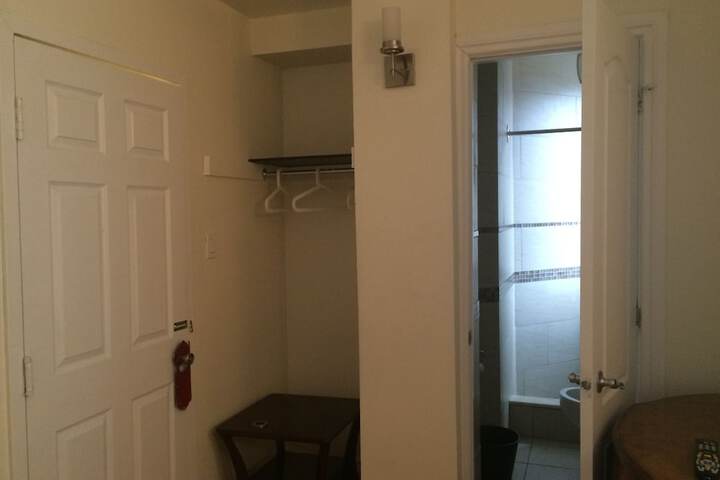 Room 13 of 71