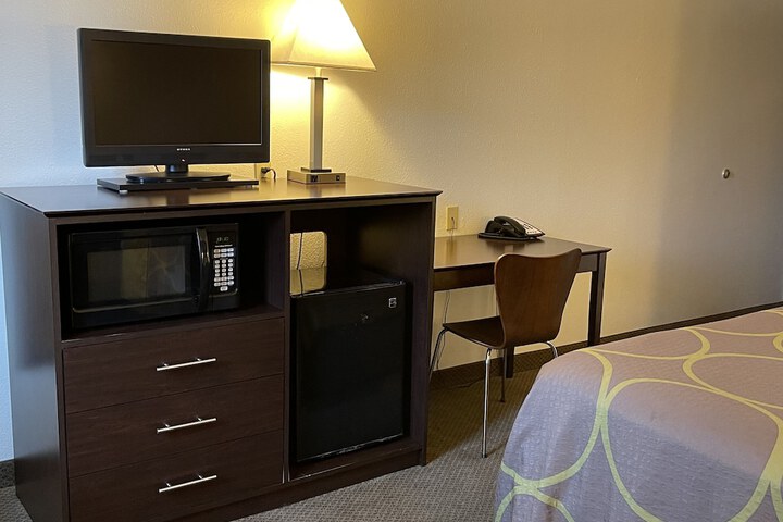 Room 12 of 15