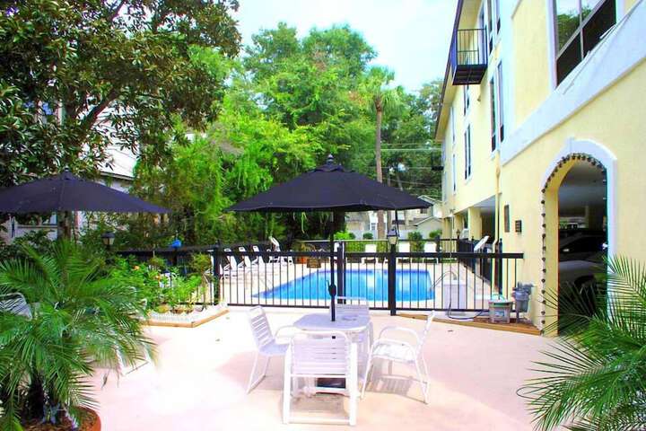 Saint Simons Inn by the Lighthouse