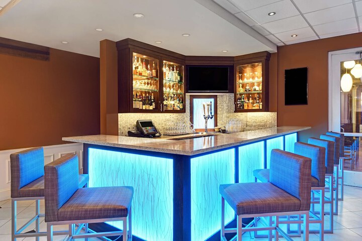 Lounge 60 of 66