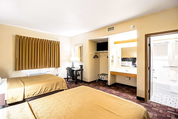 Room 27 of 36