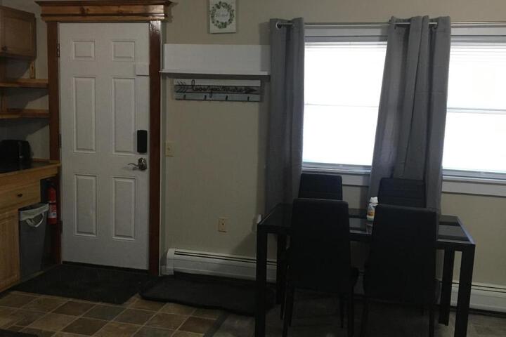 Just Like Being at Home- Newly Renovated Unit