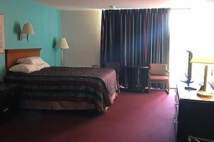 Room 37 of 60