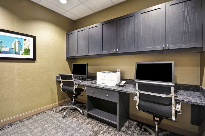 Hampton Inn & Suites Detroit / Warren