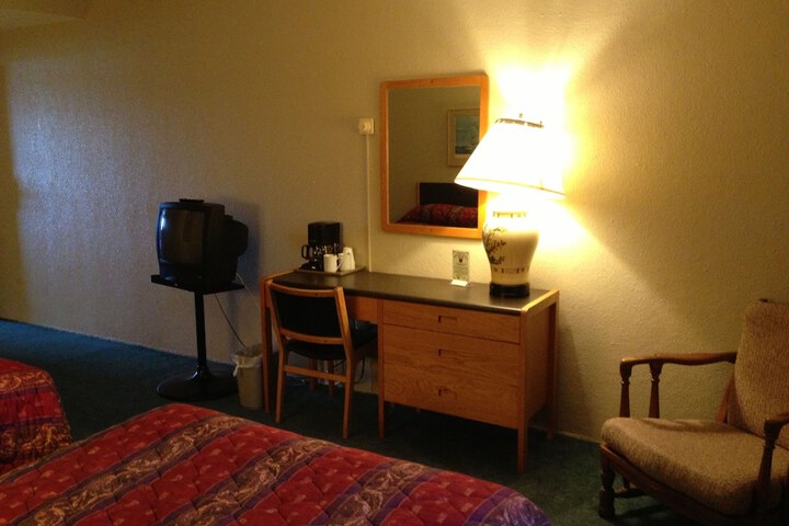 Room 53 of 68