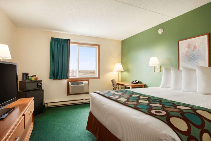 Room 3 of 11