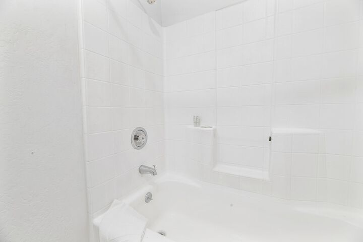 Room 82 of 141