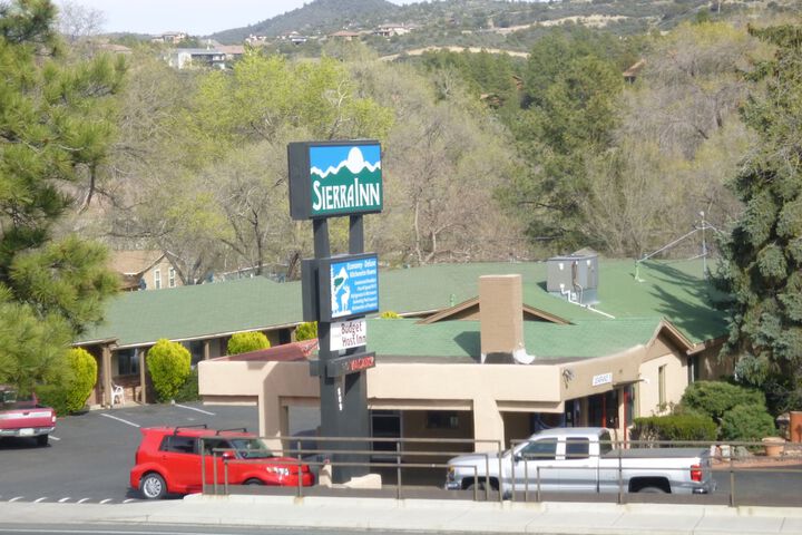 Hotel 7 of 80
