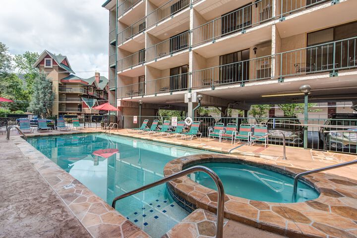 Pool 10 of 165
