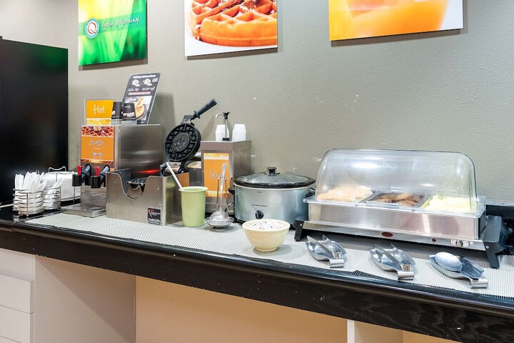 Quality Inn & Suites Lake Charles South