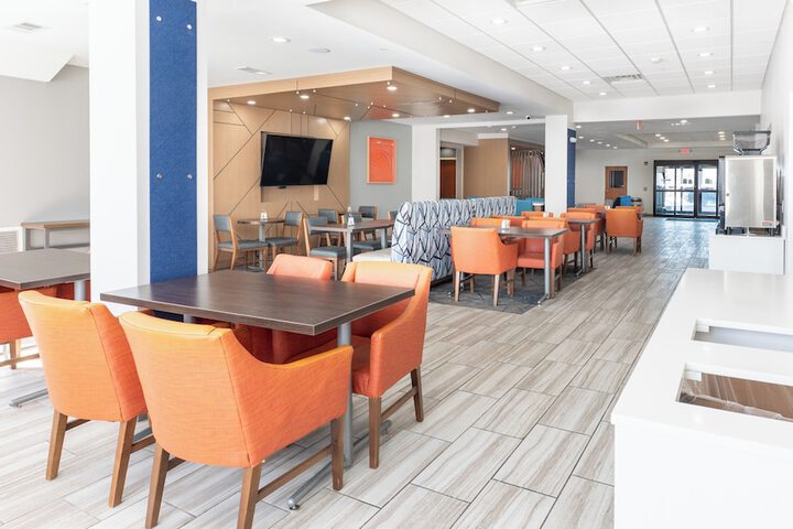 Holiday Inn Express Hotel & Suites ANDERSON NORTH by IHG