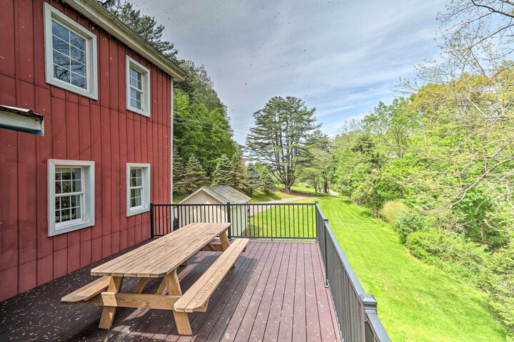 The Millersburg Mountain House Getaway w / Gazebo!