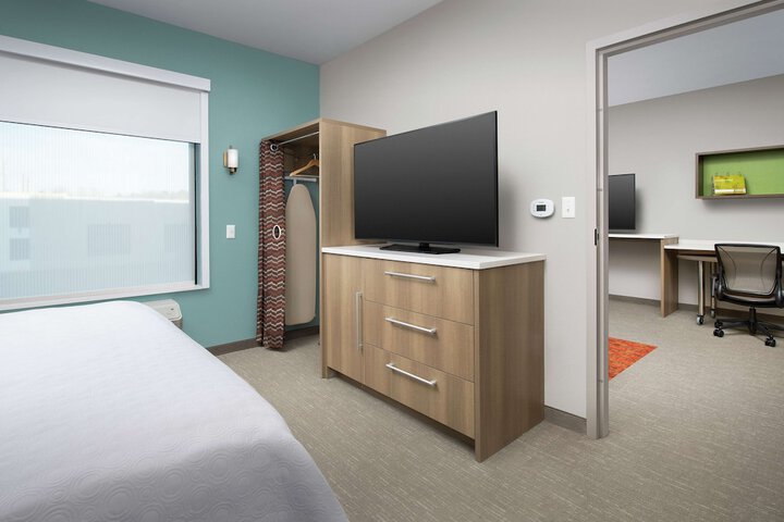 Room 11 of 40