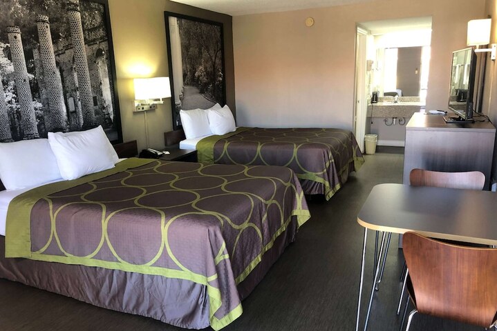 Room 15 of 21