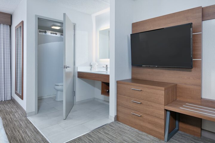 Room 49 of 70