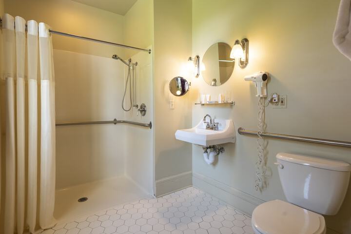 Room 32 of 112
