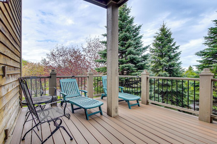 Door County Townhome: Pool Access 1 Mi to Beach!