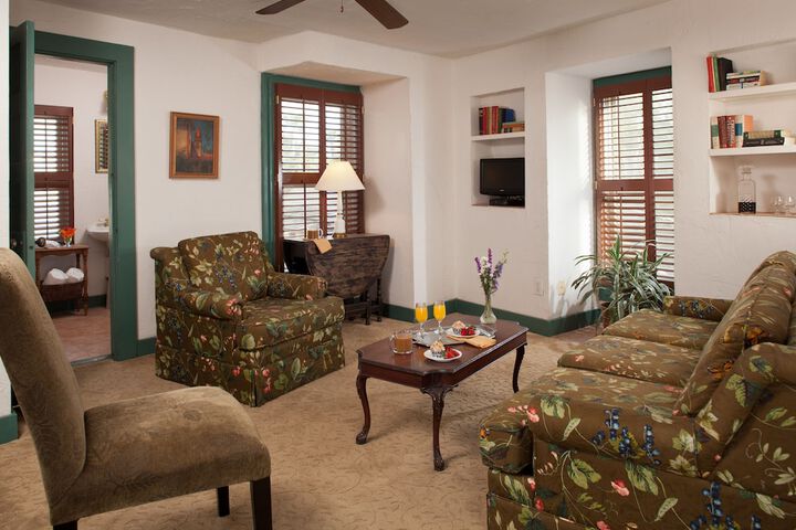 Room 25 of 196
