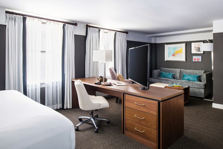 Room 16 of 32