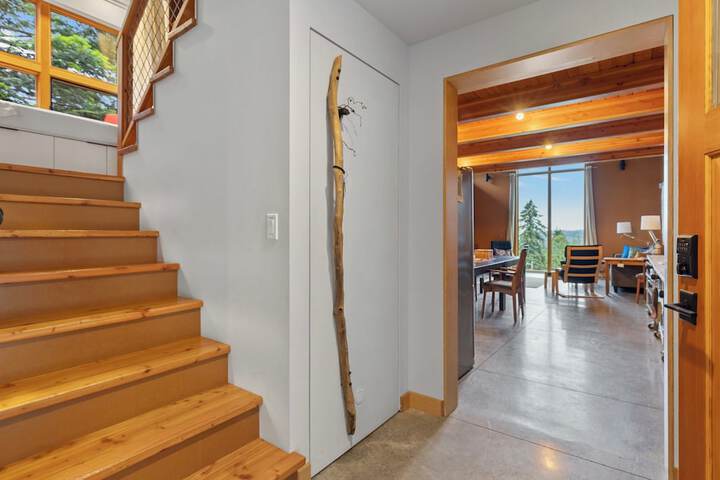 Crows Nest by Avantstay Accessible Home w / Views