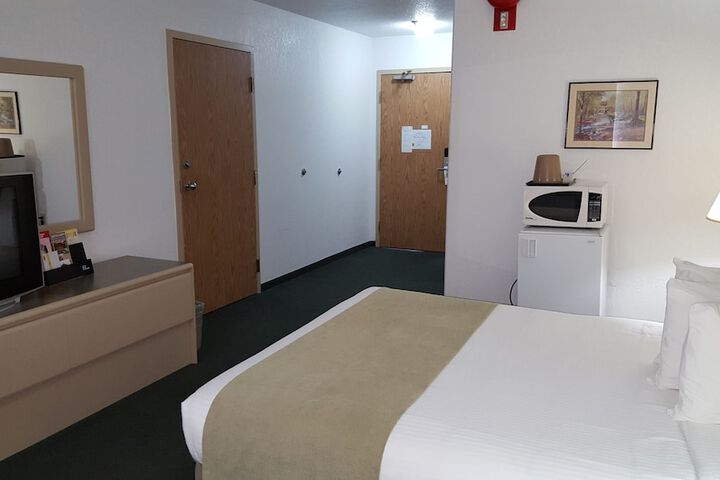 Room 9 of 28