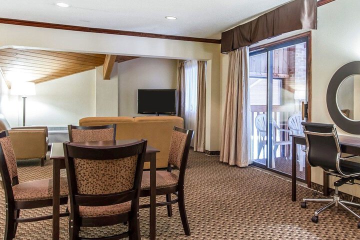 Room 20 of 33