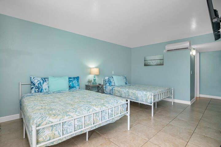 Room 26 of 77