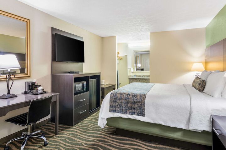 Room 9 of 23