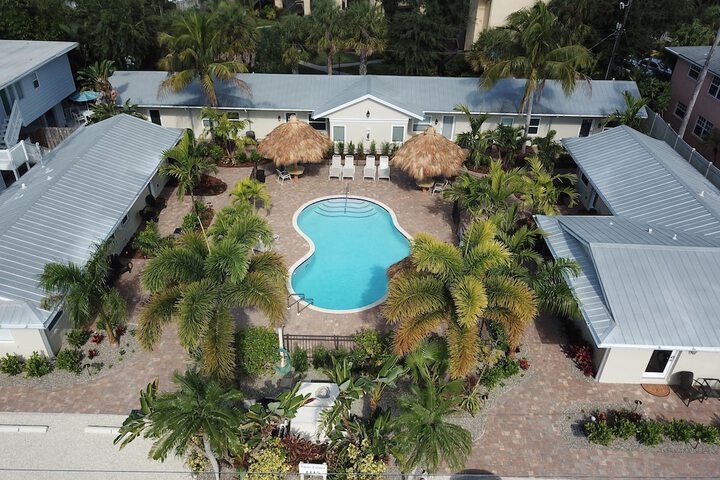 Twin Palms at Siesta