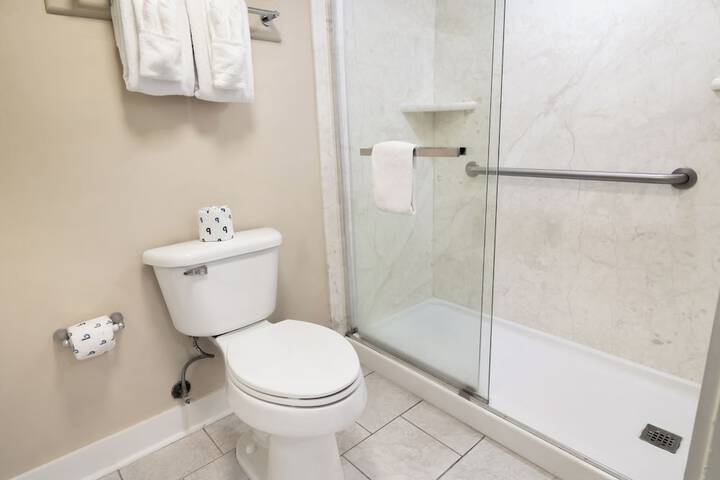 The Oceanfront Litchfield Inn