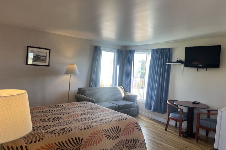 Room 30 of 103