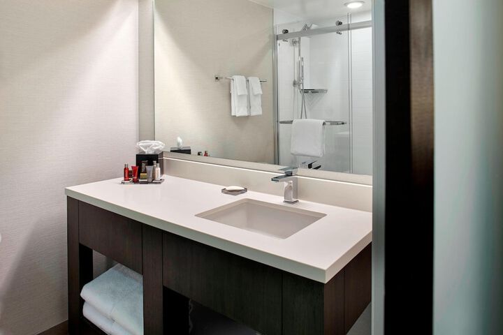 Room 15 of 36