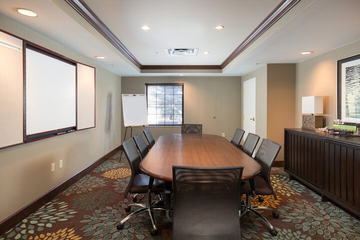 Staybridge Suites Toledo - Maumee by IHG