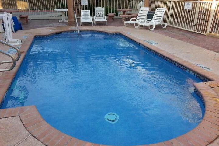 Pool 9 of 33