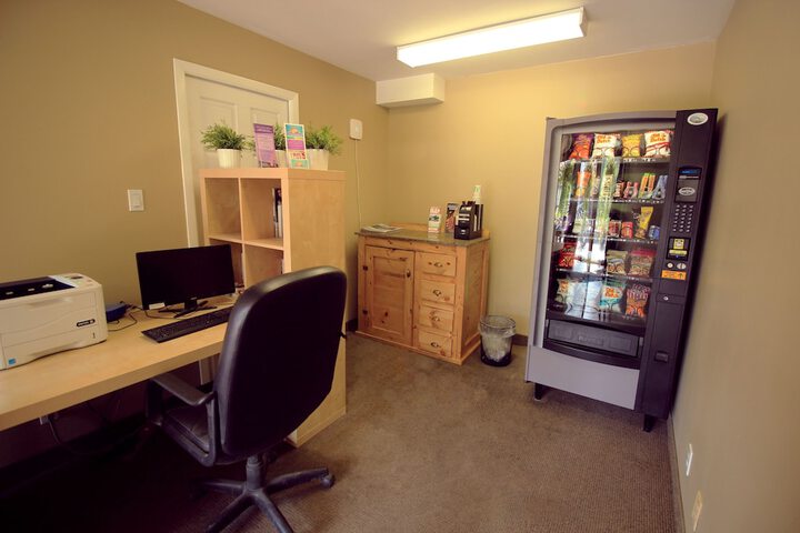 Business Center 84 of 95