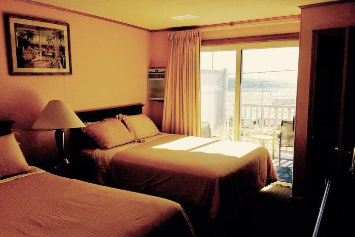 Room 12 of 32