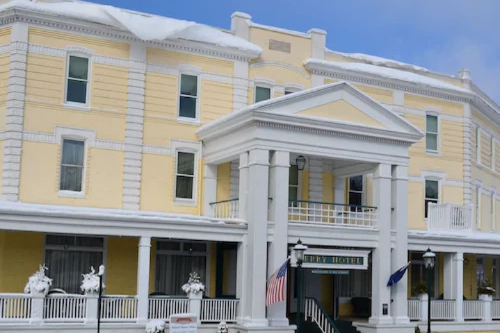 Hotel Perry