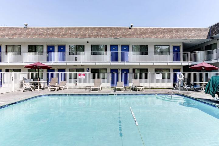 Motel 6 Grants Pass OR