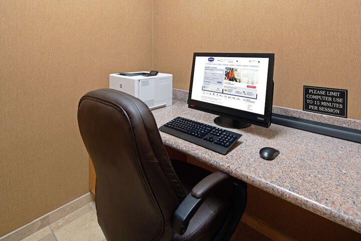 Business Center 40 of 40