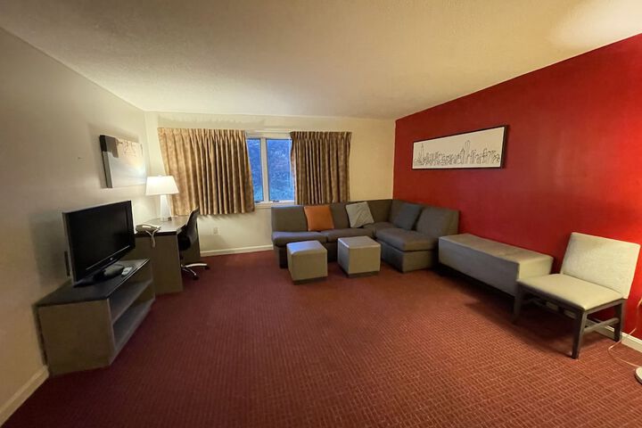 Room 25 of 31