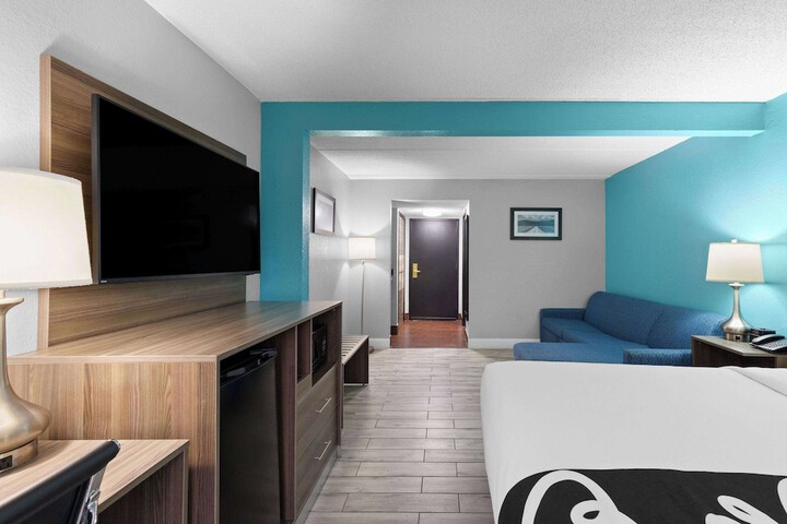 Room 19 of 47