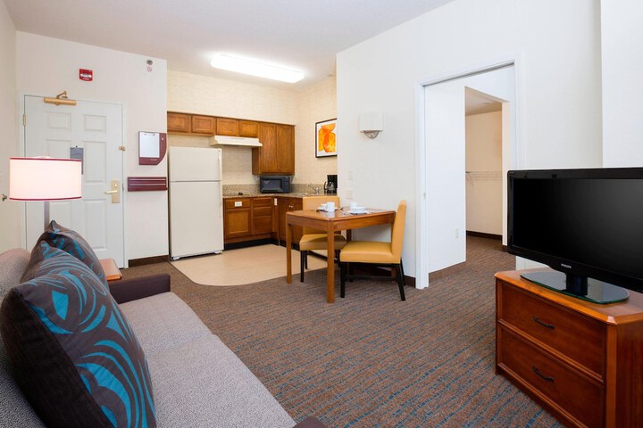 Room 15 of 31