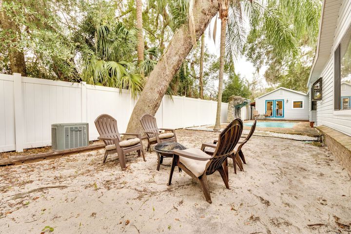 Mt Dora Couples Retreat w / Shared Pool!