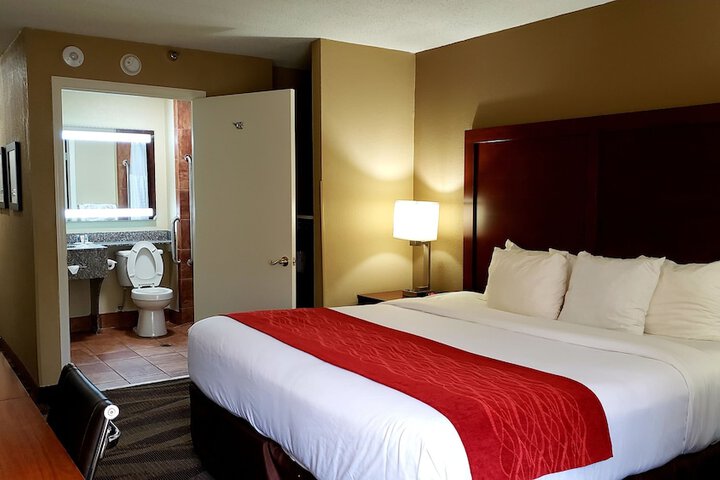 Room 32 of 60
