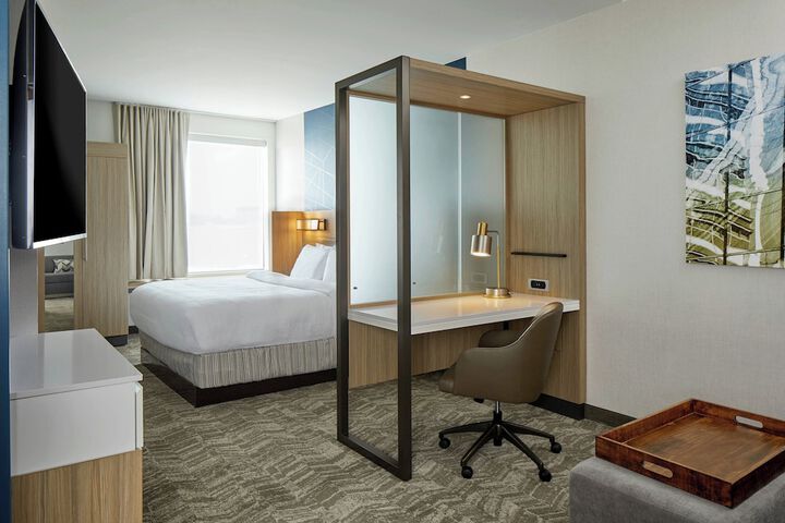 Room 16 of 39