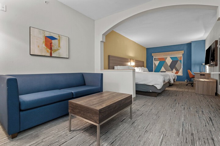 Room 33 of 65
