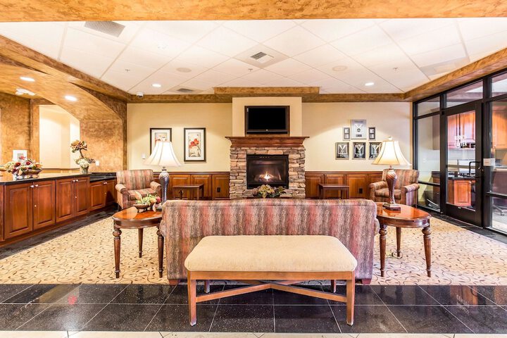 Comfort Inn & Suites Henderson - Las Vegas
